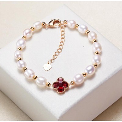 Balaclava pearl bracelet