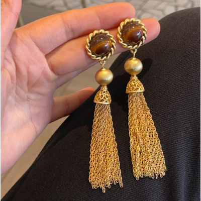 Retro niche design Maillard Tiger Eye Stone long tassel earrings 18K plated with vintage gold exaggerated slim face long earrings